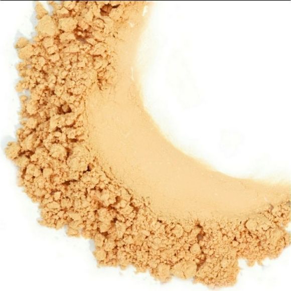 Hard Candy Sheer Envy Bake Brighten & Set Loose Powder in Banana - Picture 2 of 6